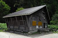  昔ながらの横尾の非難小屋